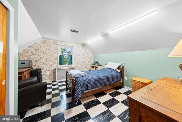 3070 MIDDLE CREEK RD, Gilbertsville, PA 19525