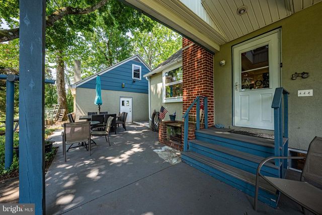 3070 MIDDLE CREEK RD, Gilbertsville, PA 19525