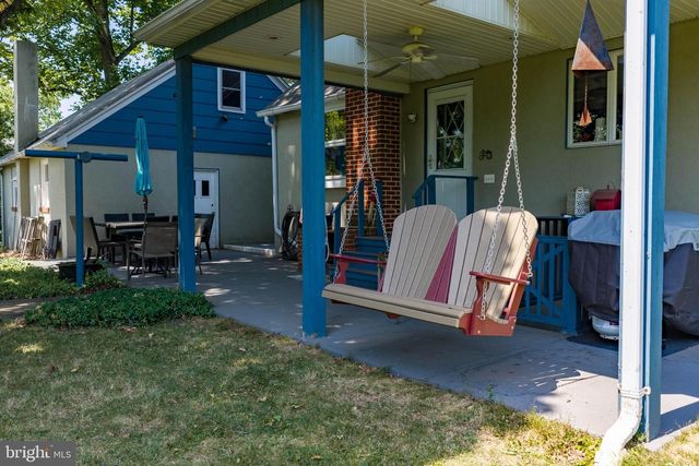 3070 MIDDLE CREEK RD, Gilbertsville, PA 19525