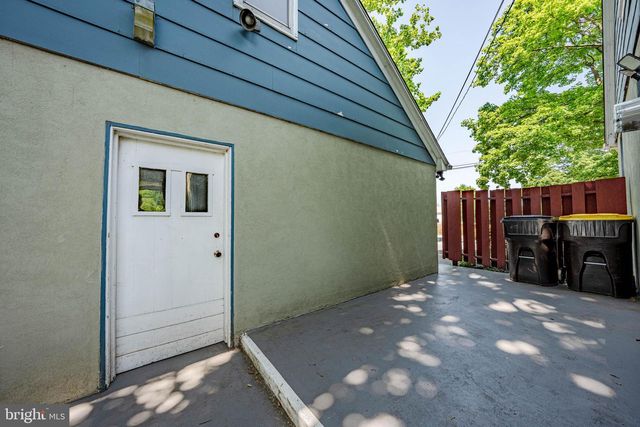 3070 MIDDLE CREEK RD, Gilbertsville, PA 19525