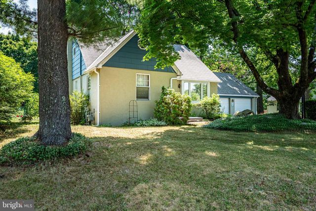3070 MIDDLE CREEK RD, Gilbertsville, PA 19525