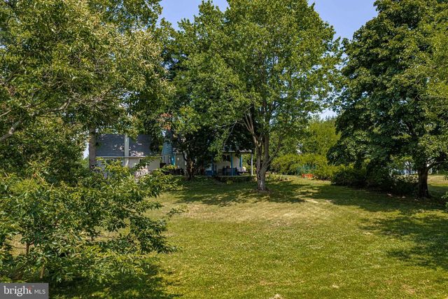 3070 MIDDLE CREEK RD, Gilbertsville, PA 19525