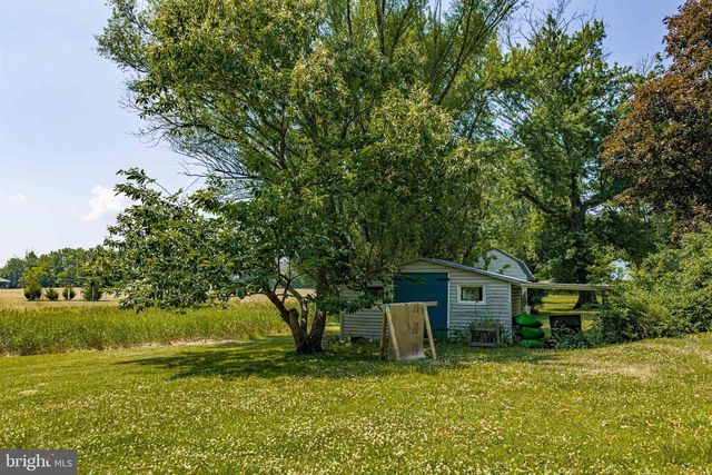 3070 MIDDLE CREEK RD, Gilbertsville, PA 19525