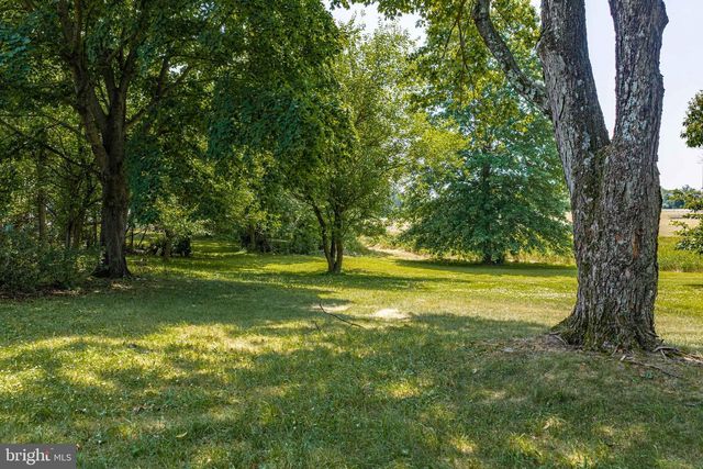 3070 MIDDLE CREEK RD, Gilbertsville, PA 19525