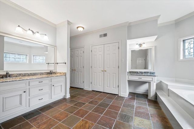 2930 BELFORT DR, Germantown, TN 38138