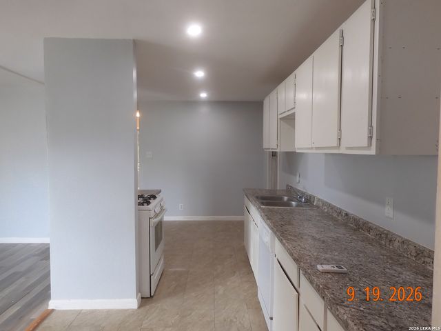 4118 Scarletoak Dr., San Antonio, TX 78220