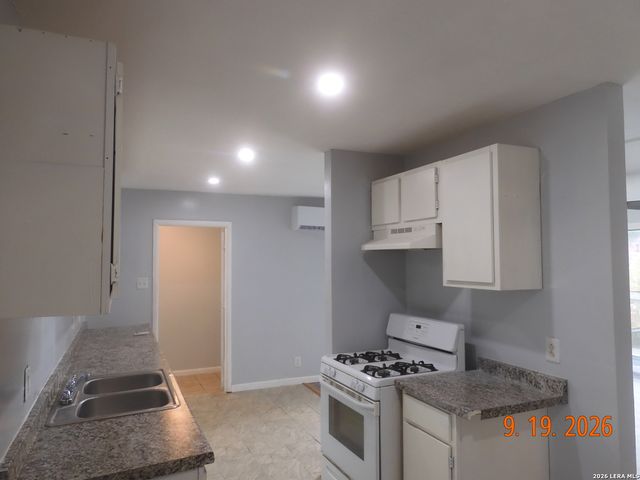4118 Scarletoak Dr., San Antonio, TX 78220