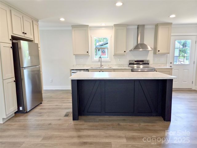 126 Fountain Way, Swannanoa, NC 28778