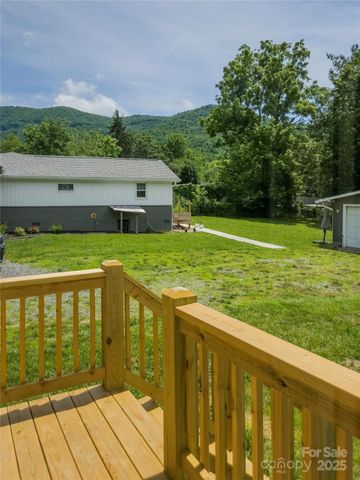 126 Fountain Way, Swannanoa, NC 28778