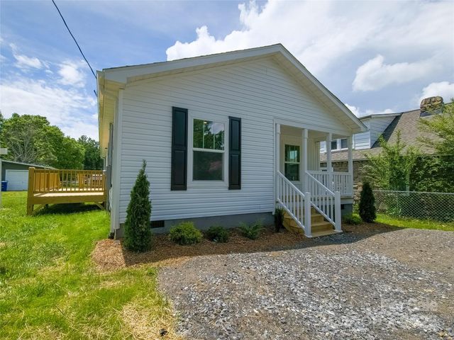 126 Fountain Way, Swannanoa, NC 28778