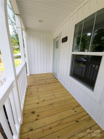 126 Fountain Way, Swannanoa, NC 28778