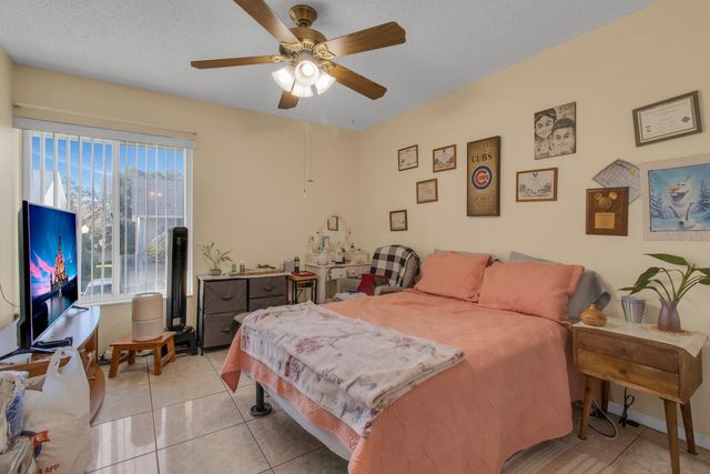 5617 BLUE SHADOWS COURT 66-4, Orlando, FL 32811