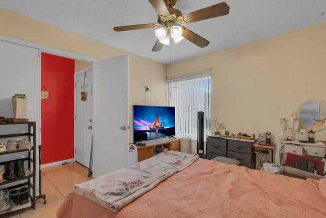 5617 BLUE SHADOWS COURT 66-4, Orlando, FL 32811