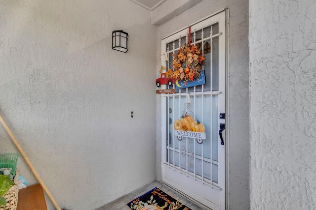 5617 BLUE SHADOWS COURT 66-4, Orlando, FL 32811
