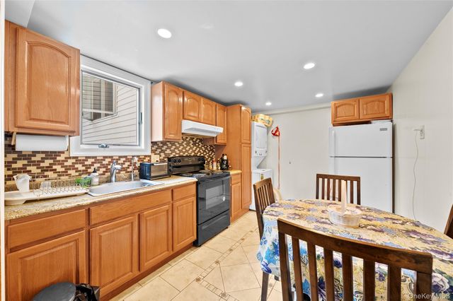 1850 Lenox Avenue, East Meadow, NY 11554