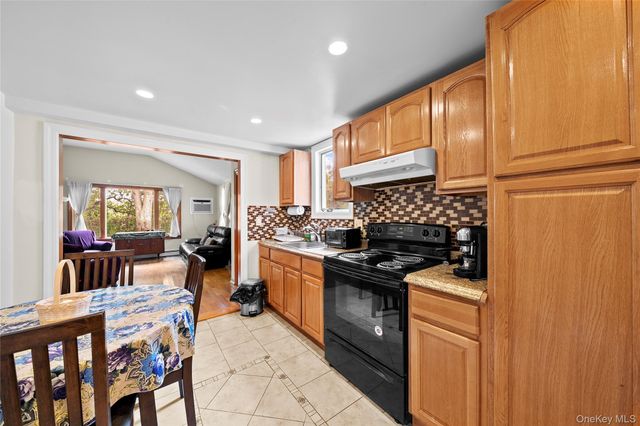 1850 Lenox Avenue, East Meadow, NY 11554