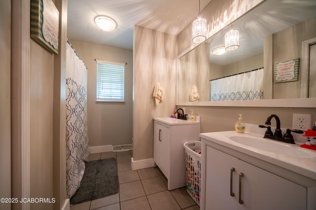 2910 SUE DRIVE, Jefferson City, MO 65109