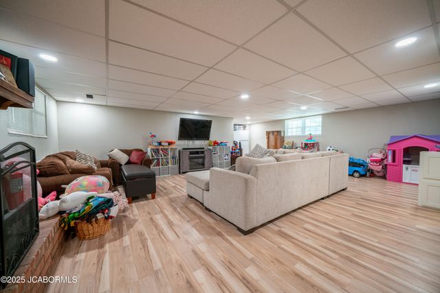 2910 SUE DRIVE, Jefferson City, MO 65109