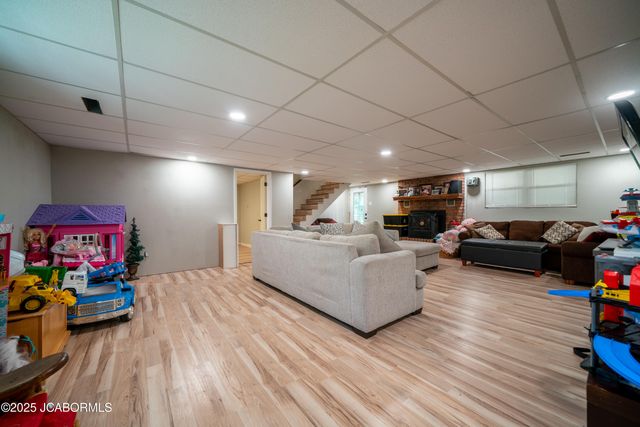 2910 SUE DRIVE, Jefferson City, MO 65109