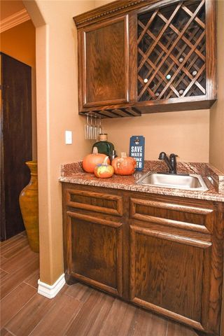 6910 King Jalil Ct, Corpus Christi, TX 78414