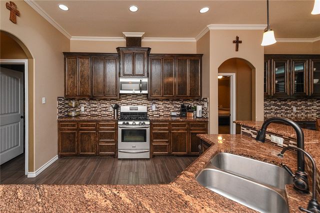 6910 King Jalil Ct, Corpus Christi, TX 78414