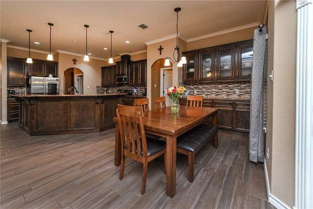 6910 King Jalil Ct, Corpus Christi, TX 78414