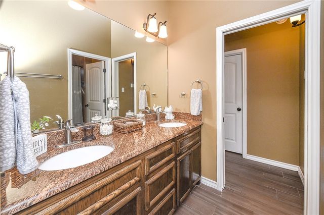 6910 King Jalil Ct, Corpus Christi, TX 78414