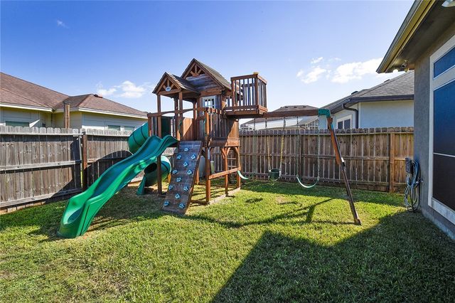 6910 King Jalil Ct, Corpus Christi, TX 78414