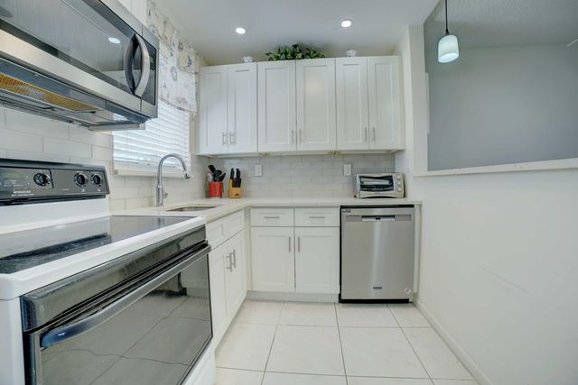 1801 Ocean Drive 110, Boynton Beach, FL 33426