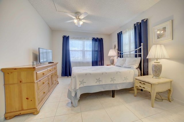 1801 Ocean Drive 110, Boynton Beach, FL 33426