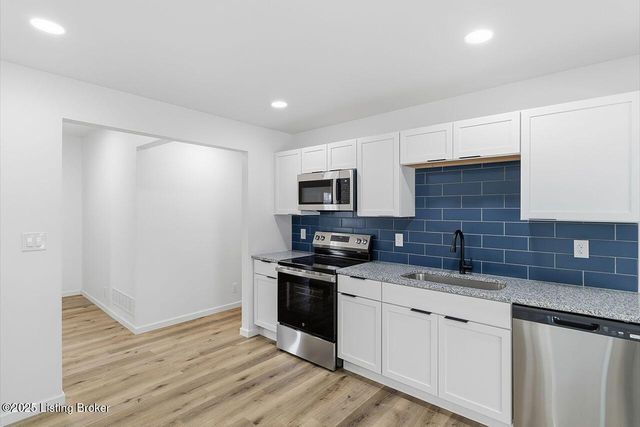 3517 Leith Ln, Louisville, KY 40218