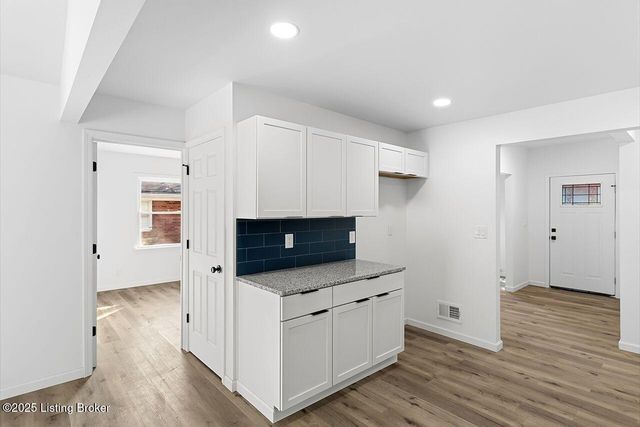 3517 Leith Ln, Louisville, KY 40218