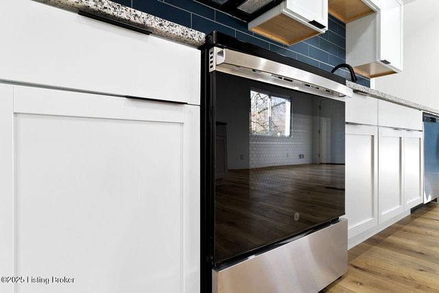 3517 Leith Ln, Louisville, KY 40218