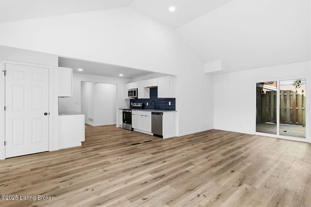 3517 Leith Ln, Louisville, KY 40218