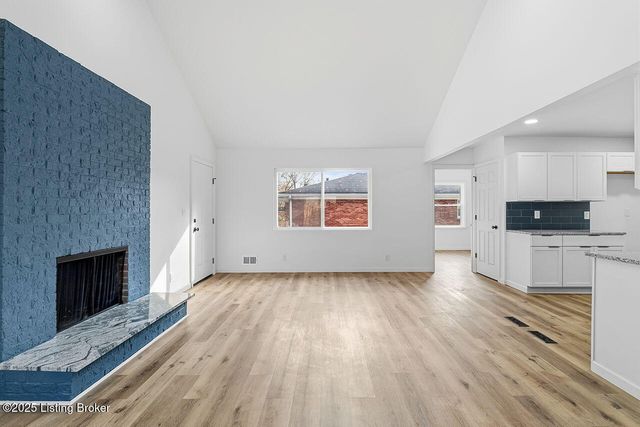 3517 Leith Ln, Louisville, KY 40218