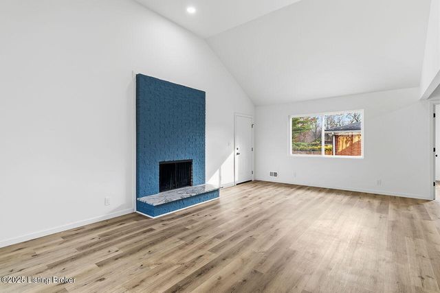 3517 Leith Ln, Louisville, KY 40218