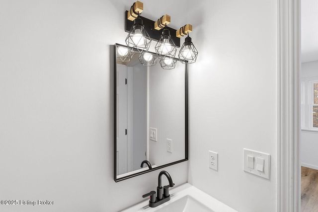 3517 Leith Ln, Louisville, KY 40218