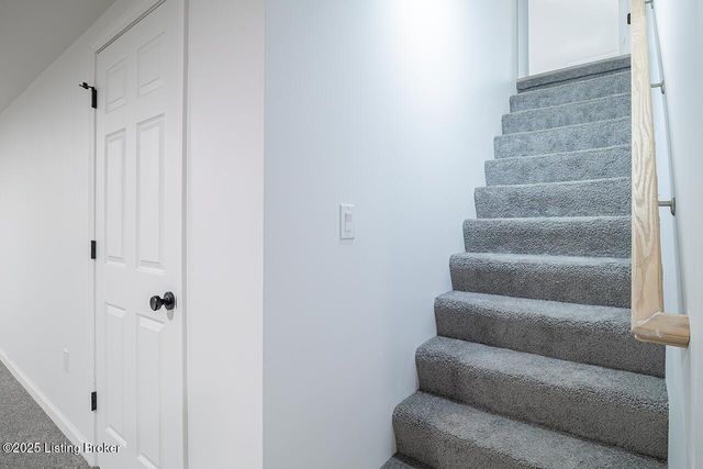 3517 Leith Ln, Louisville, KY 40218