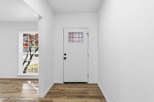 3517 Leith Ln, Louisville, KY 40218