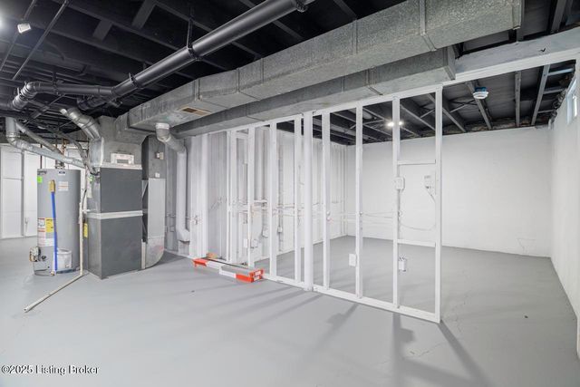 3517 Leith Ln, Louisville, KY 40218