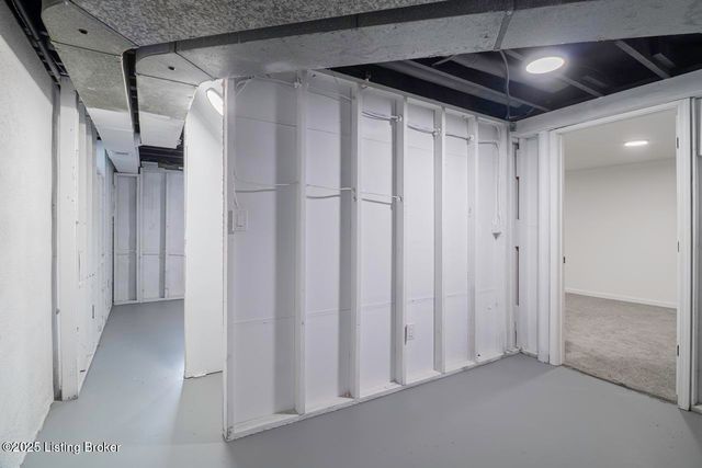 3517 Leith Ln, Louisville, KY 40218