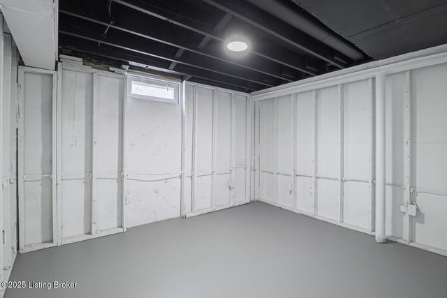 3517 Leith Ln, Louisville, KY 40218