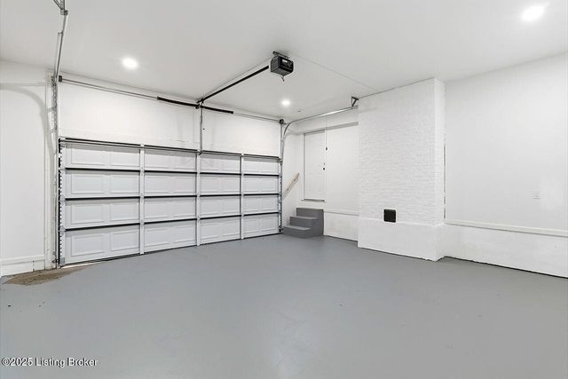 3517 Leith Ln, Louisville, KY 40218