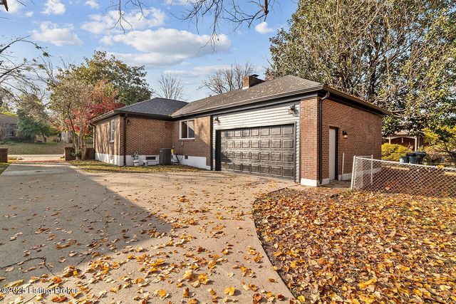 3517 Leith Ln, Louisville, KY 40218