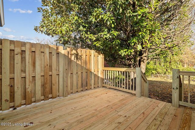 3517 Leith Ln, Louisville, KY 40218