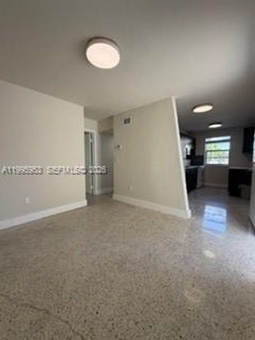 1607 NW 16th Ave 1, Miami, FL 33125