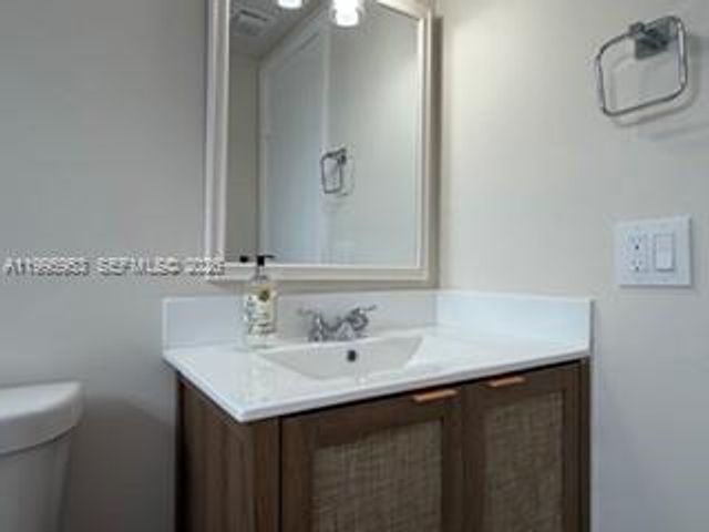 1607 NW 16th Ave 1, Miami, FL 33125