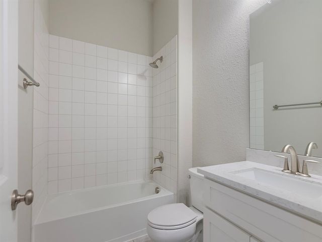 24602 Carleton Lake Ln, Tomball, TX 77375