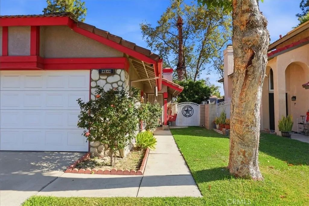 14244 Hillcrest, Fontana, CA 92337