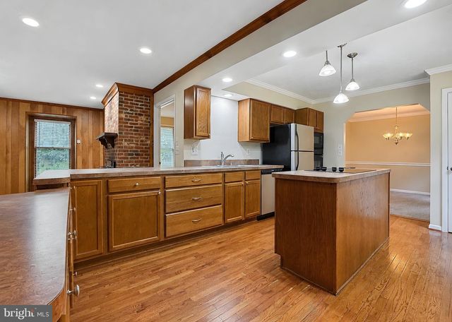 7115 MAXWELL DR, Hughesville, MD 20637